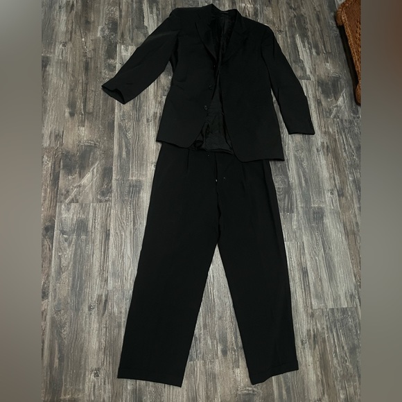 Hugo Boss Men Complete Black Suit 46L